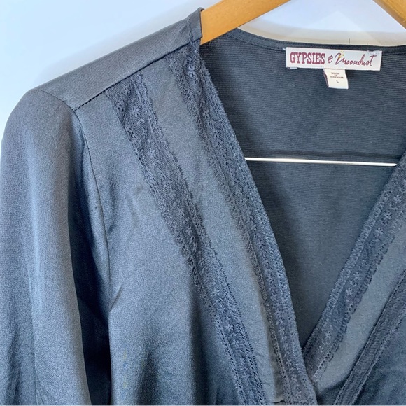 Gypsies & Moondust Satin Pullover Blouse - Picture 3 of 8